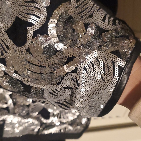 Like new! Joan Boyce faux leather trim silver sequined clasp hook blazer jacket - Picture 3 of 9